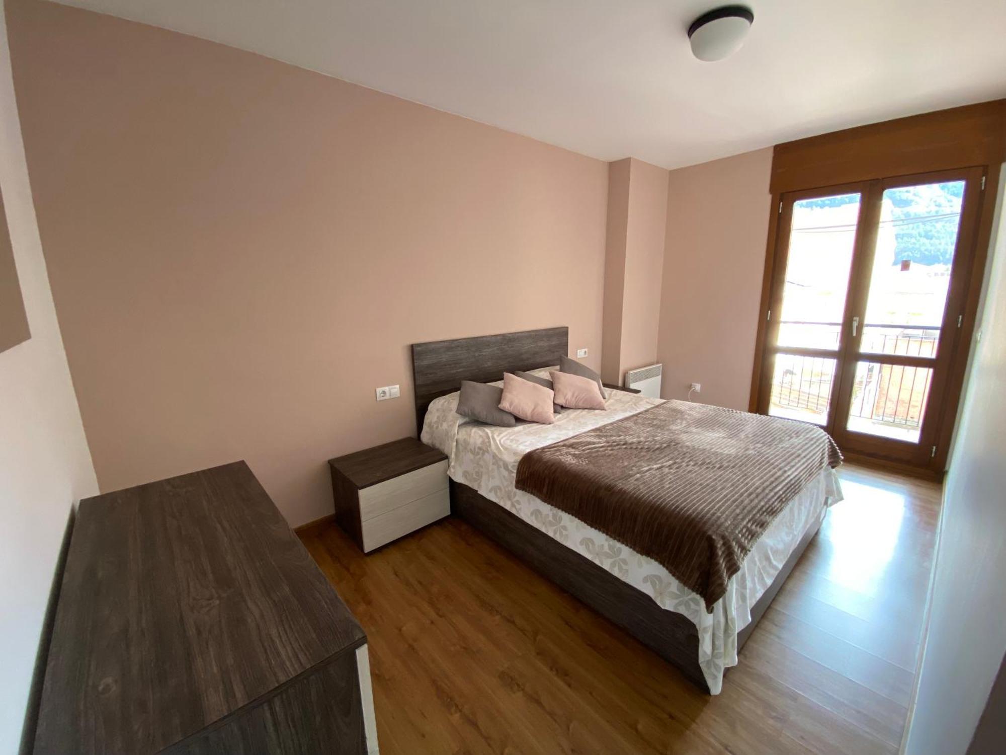 Apartamento Gold Cadi กัวร์ดิโอลา เด แบร์เกดา ภายนอก รูปภาพ